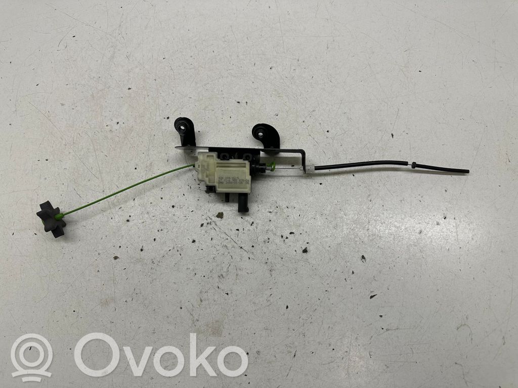 BMW 5 E60 E61 Motor de la tapa sellante del depósito de combustible 