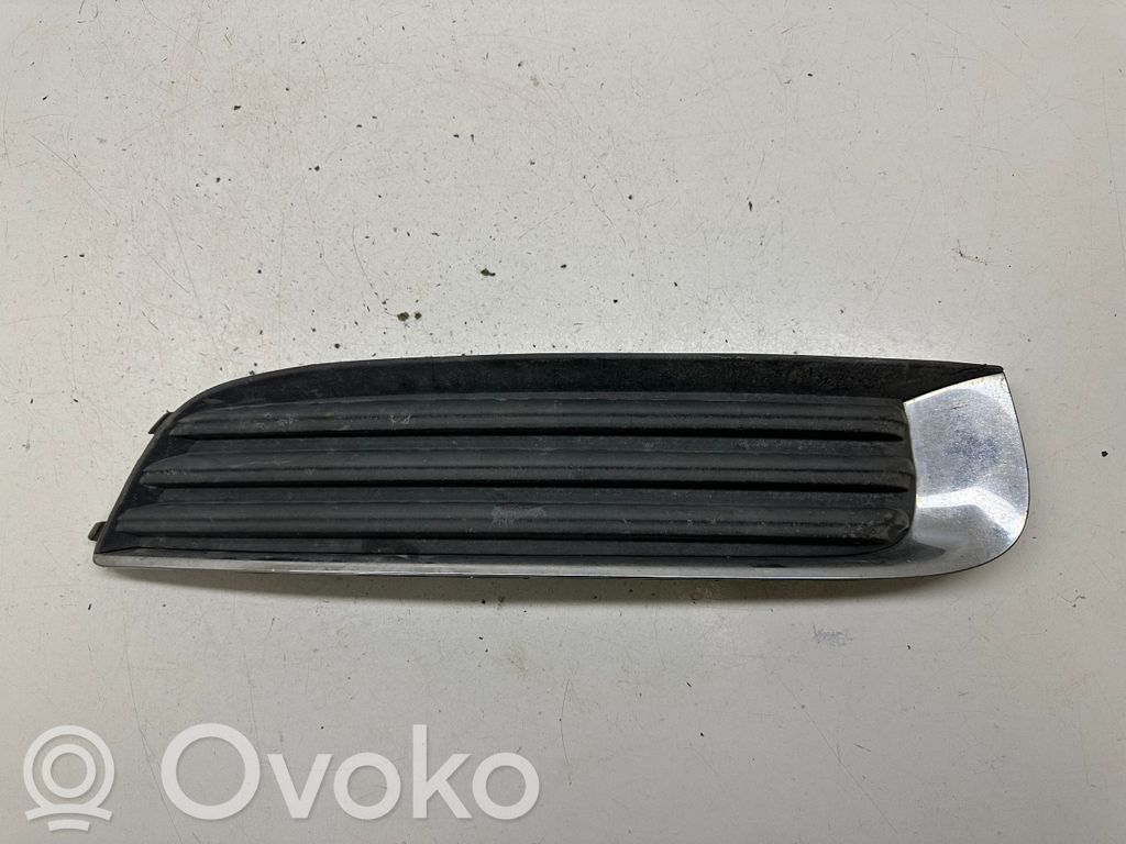Opel Insignia A Etupuskurin alempi jäähdytinsäleikkö 