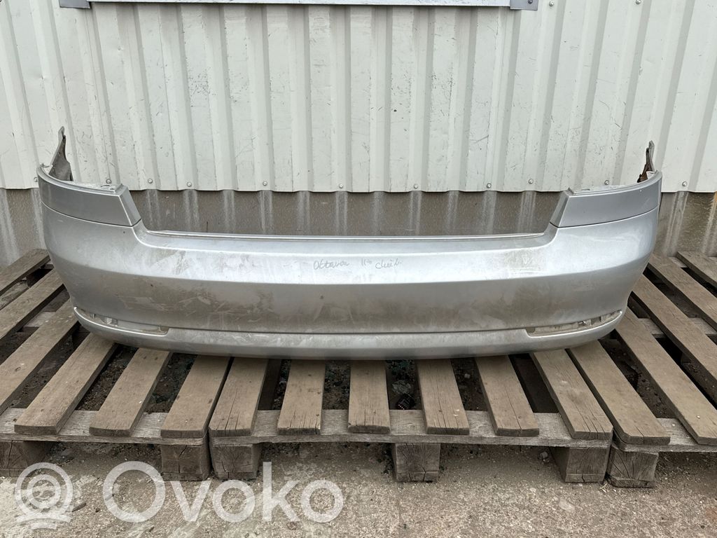 Skoda Octavia Mk2 (1Z) Parachoques 