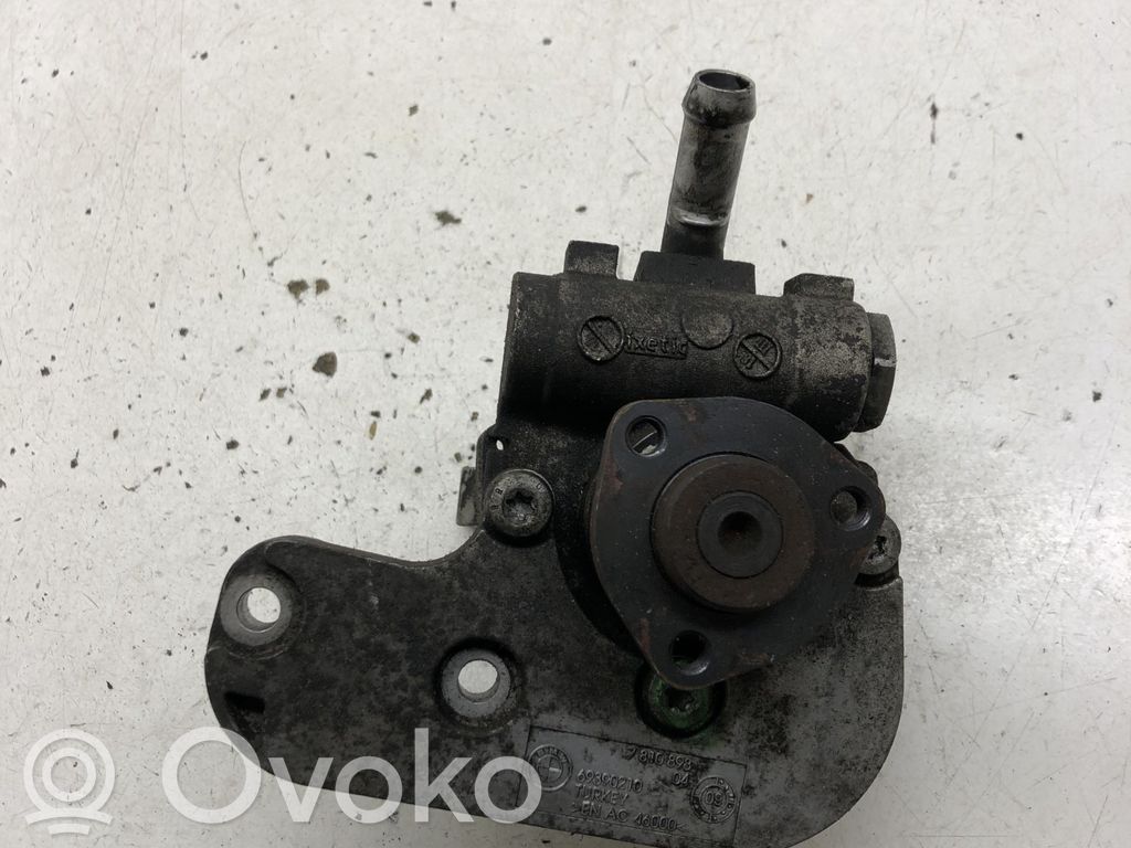 BMW 3 E90 E91 Vairo stiprintuvo siurblys 
