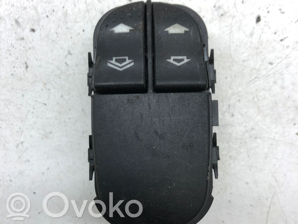 Electric window control switch   YS4T14529AA,539810,03162310