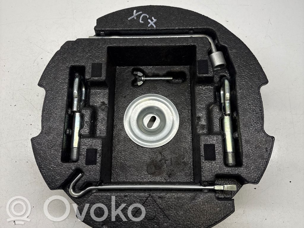Mazda CX-7 Tool set 
