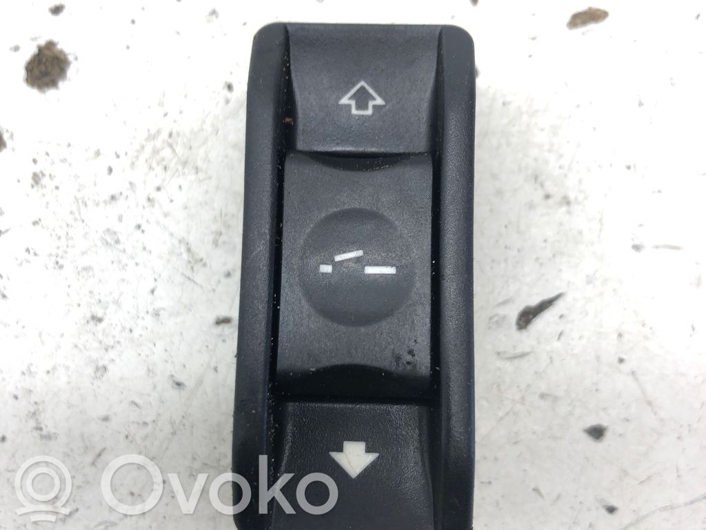BMW 5 E60 E61 Stoglangio jungtukas 