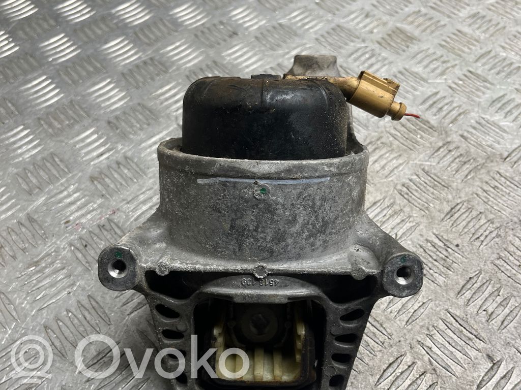 Audi A4 S4 B9 8W Dzinēja spilvens 