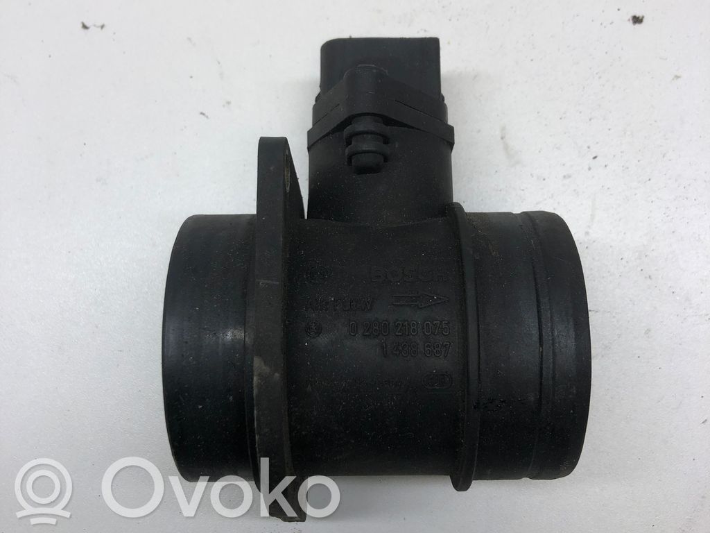 BMW 3 E46 Mass air flow meter 