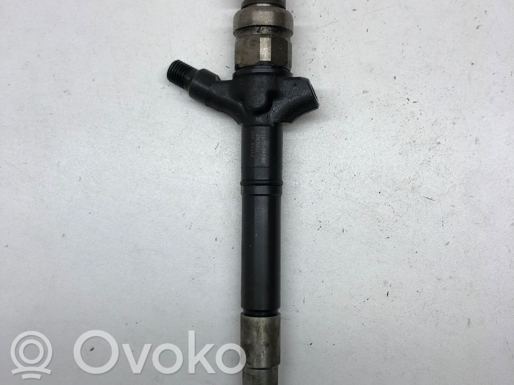 Toyota Avensis T250 Inyector de combustible 
