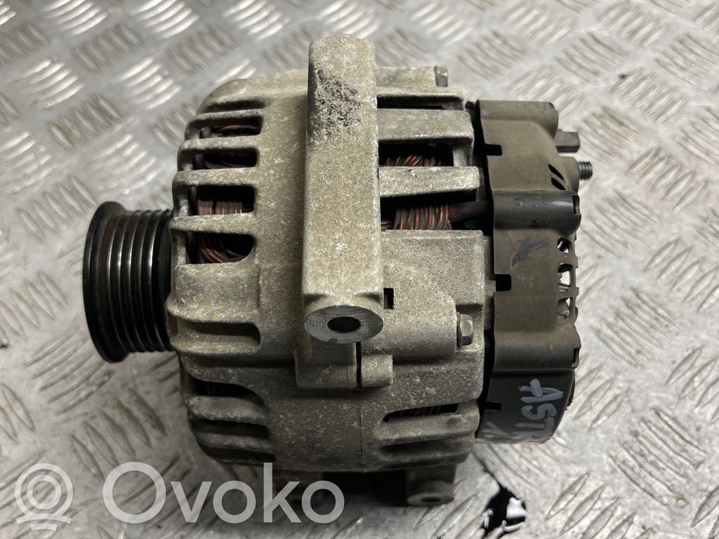 Opel Astra J Alternator 