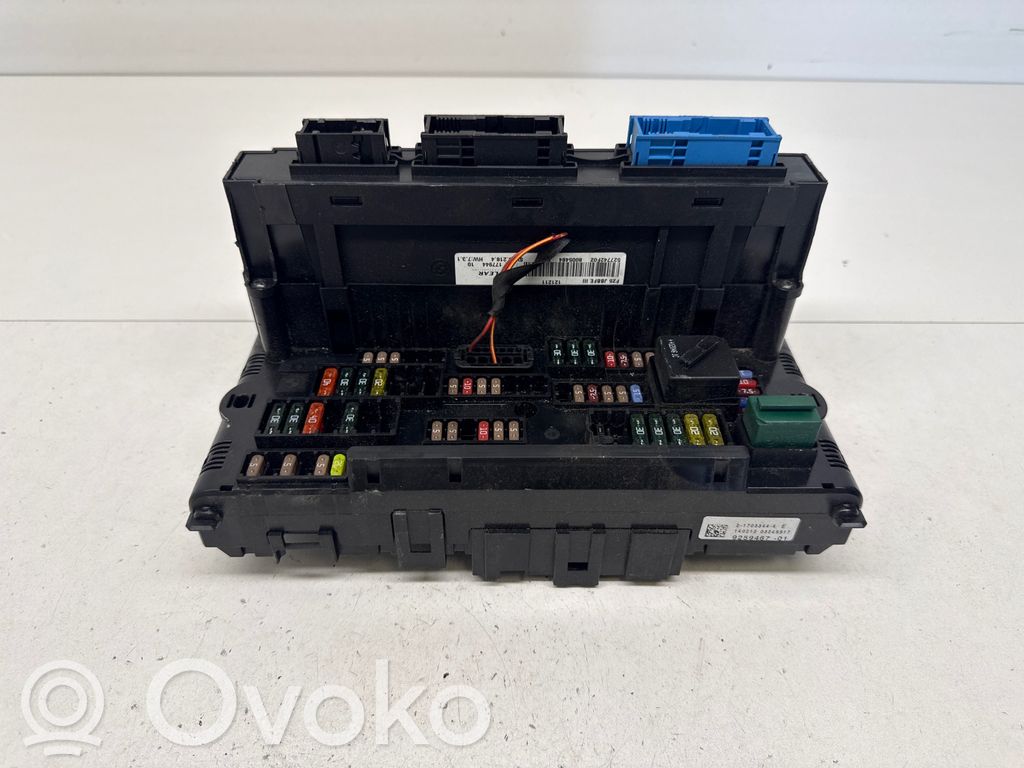 BMW X3 F25 Ramka / Moduł bezpieczników 