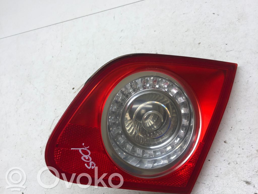 Volkswagen PASSAT B6 Takaluukun takavalot 