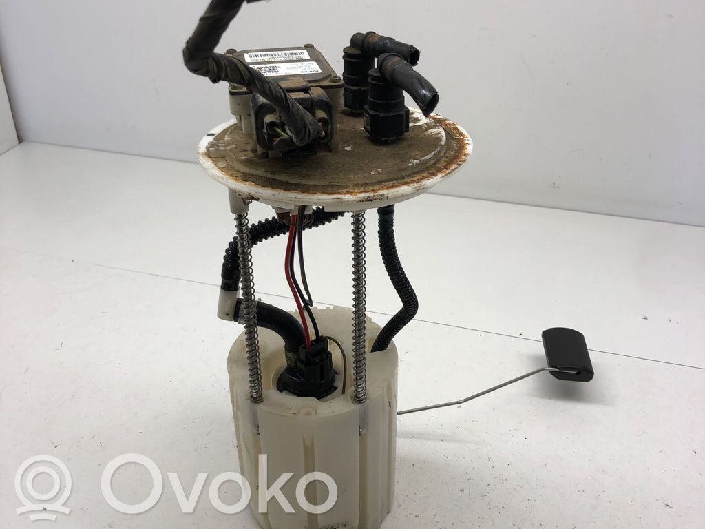 Hyundai Tucson TL Bomba interna de combustible 