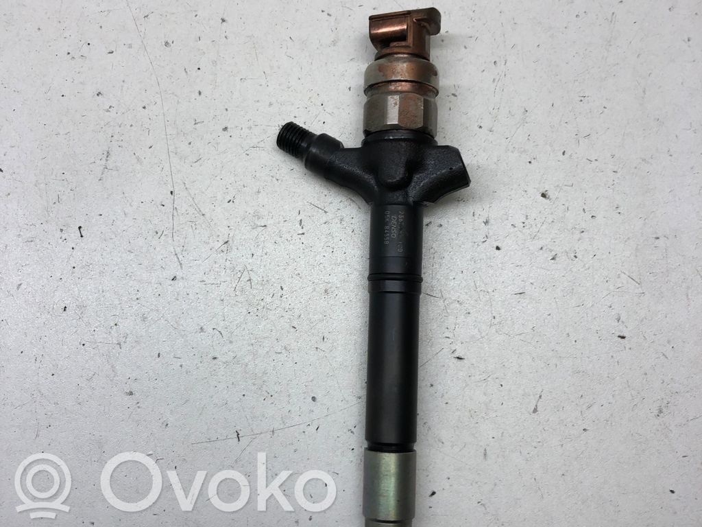 Toyota Avensis T250 Inyector de combustible 