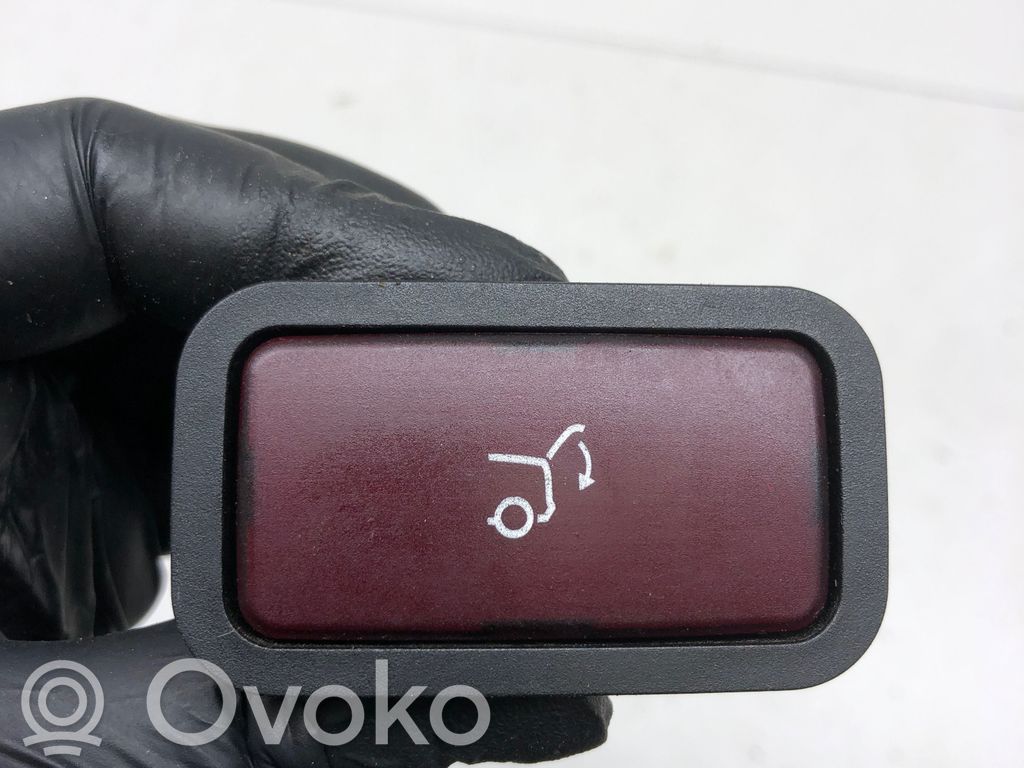 Mercedes-Benz E W212 Tailgate/boot open switch button 