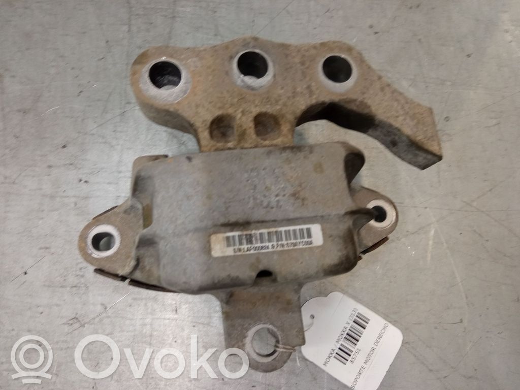 Engine mount bracket