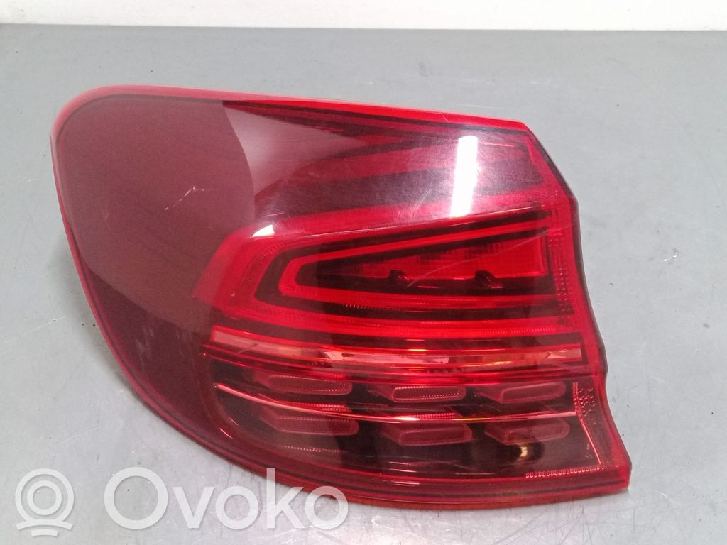 Lámpara de faros/luces traseros   92401J7150