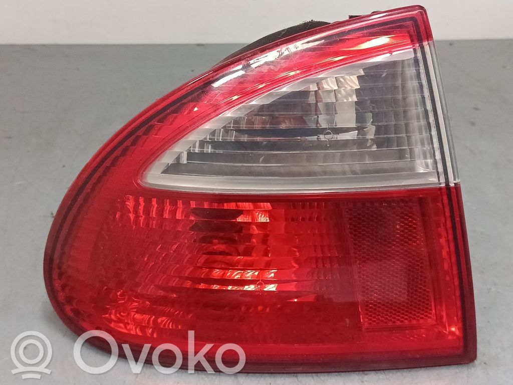 Lámpara de faros/luces traseros
