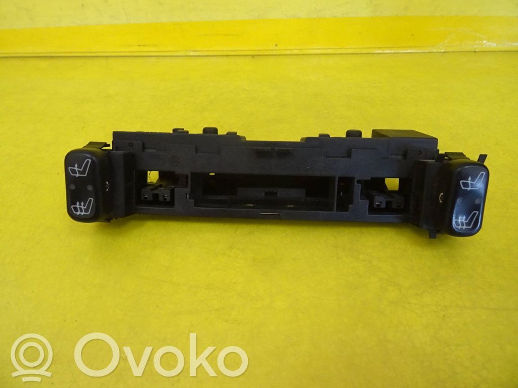 Mercedes-Benz E W210 Seat heating switch 