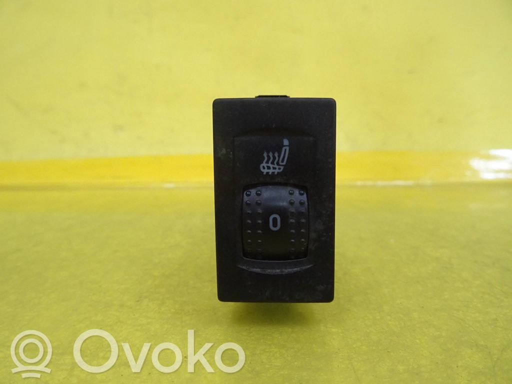 Seat heating switch   7M5963563A