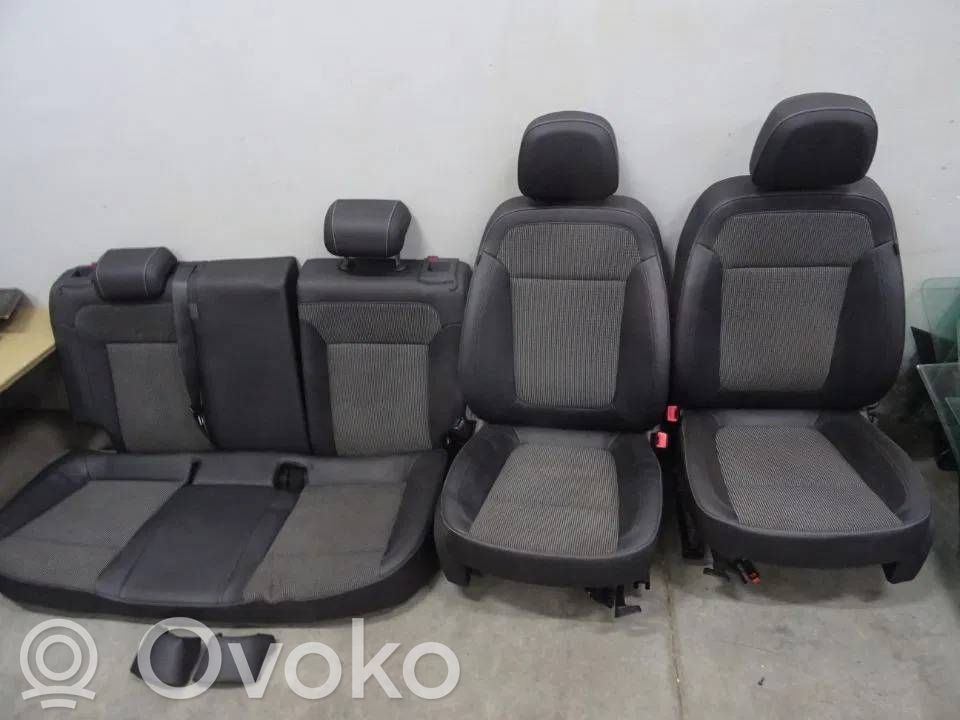 Seat set
