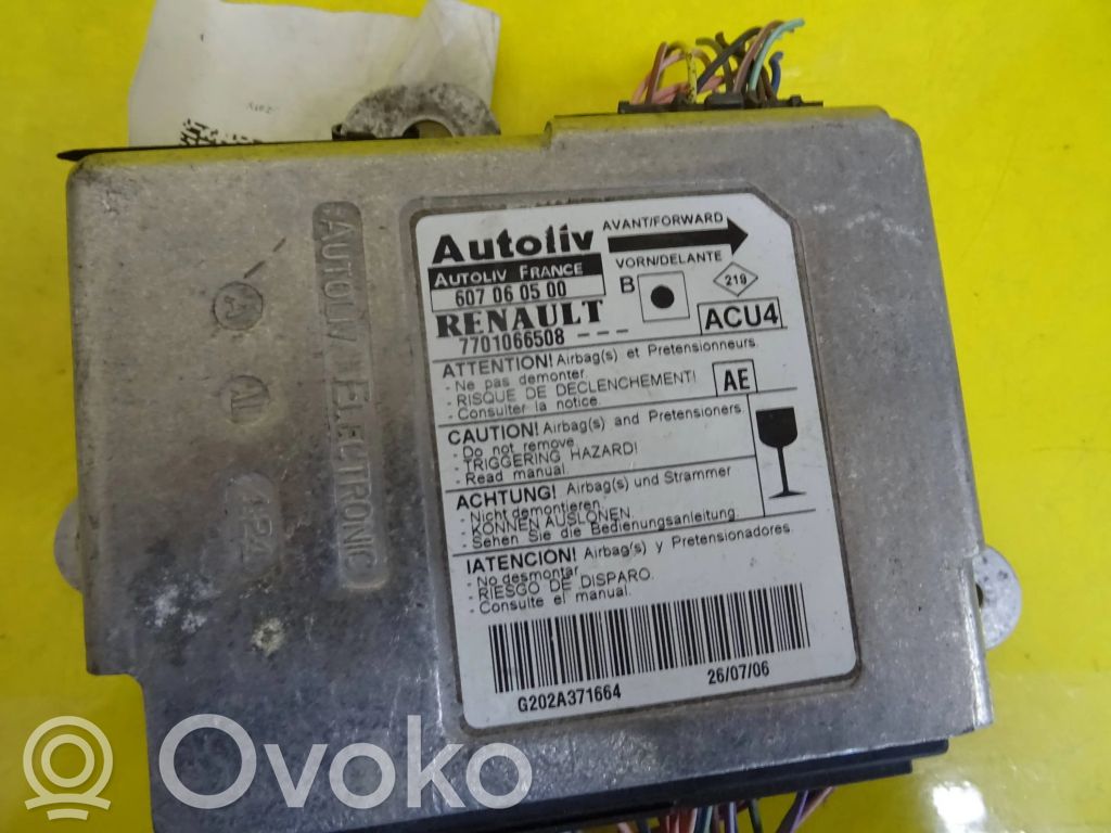 Renault Megane II Airbag control unit/module 