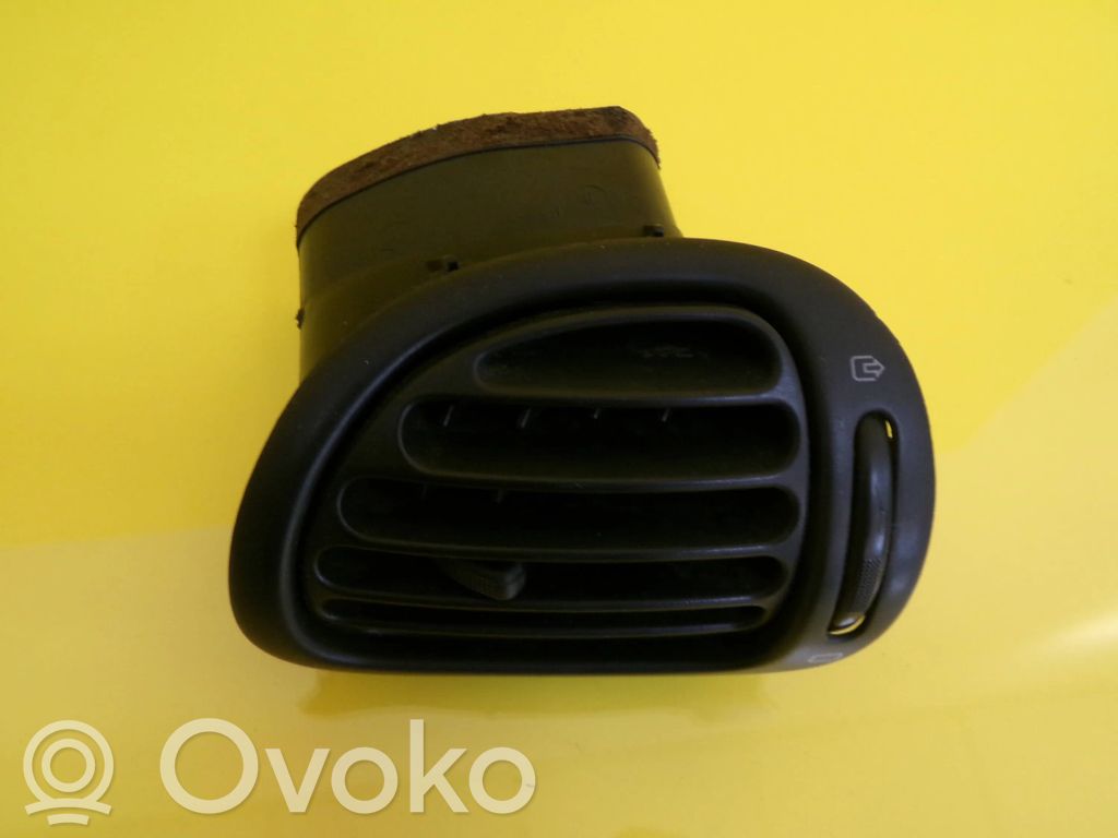 Peugeot 206 Dashboard side air vent grill/cover trim 