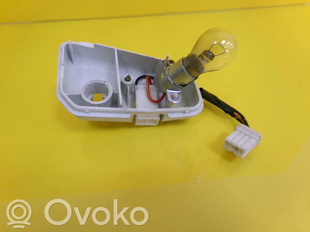 Mazda 626 Aizmugures spuldzes vāka turētājs 