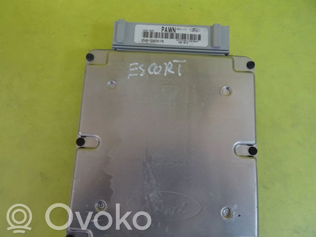 Ford Escort Variklio valdymo blokas 