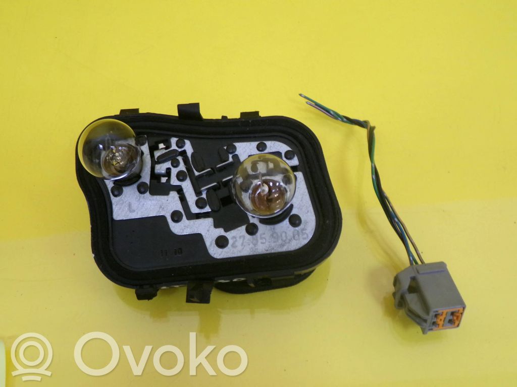 Mitsubishi Colt Takavalon polttimon suojan pidike 