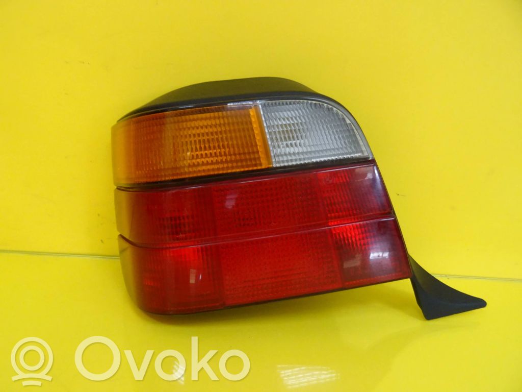 BMW 3 E36 Galinis žibintas kėbule 