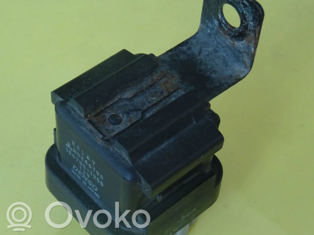Mitsubishi Carisma Muu rele 