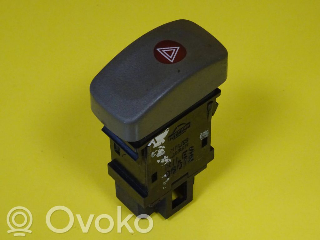 Nissan Micra Hazard light switch 