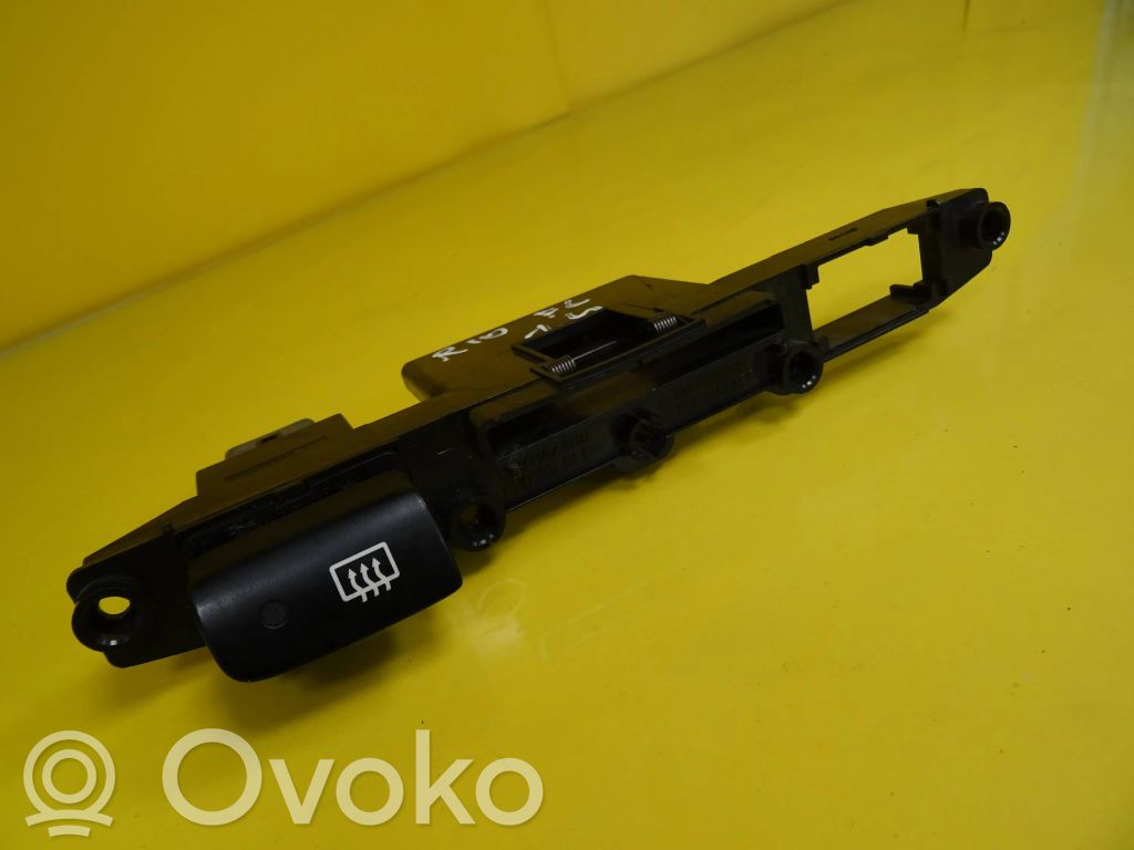 KIA Rio Windscreen/window heater switch 