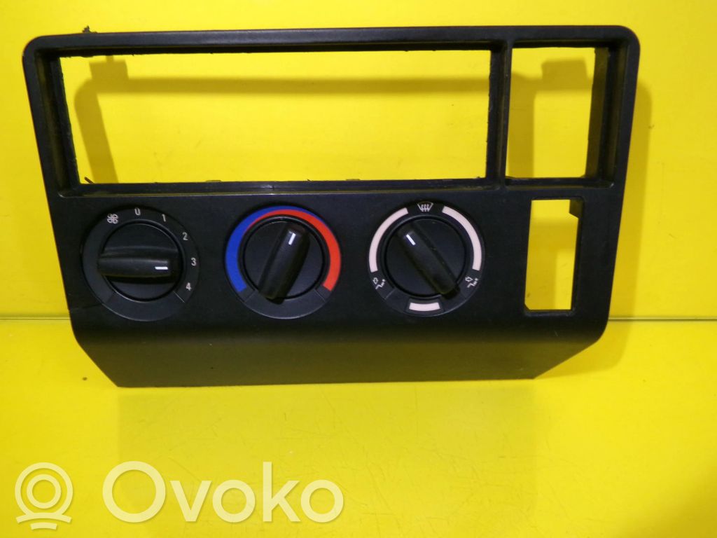BMW 3 E36 Climate control unit 