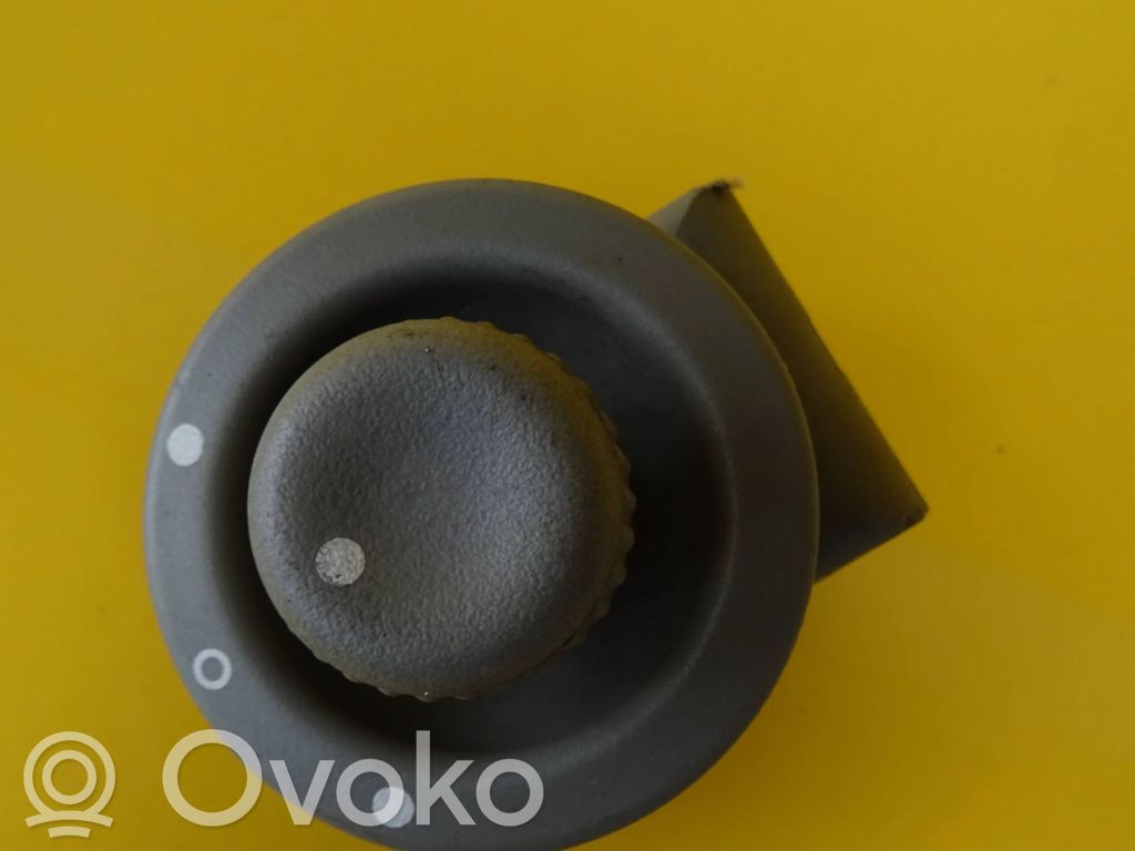 Renault Twingo I Wing mirror switch 