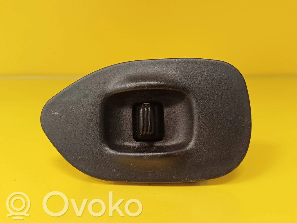 Subaru Legacy Electric window control switch 