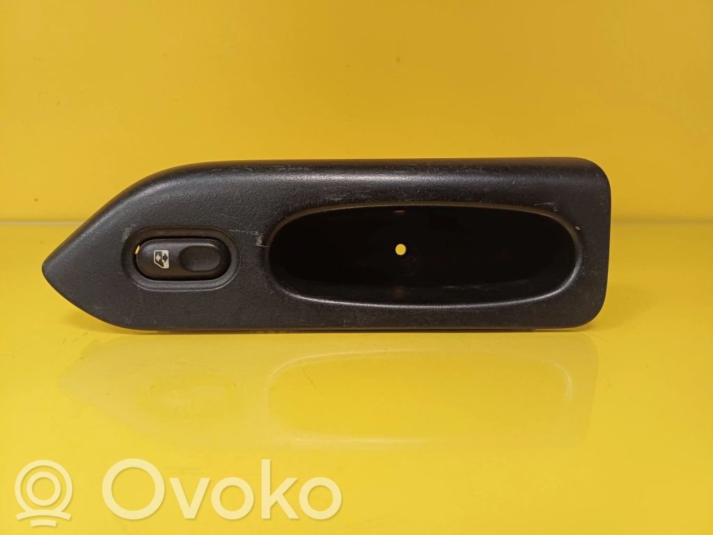 Renault Laguna I Electric window control switch 