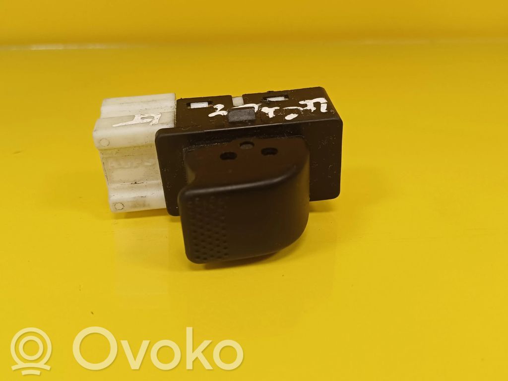 Electric window control switch   83071AE040