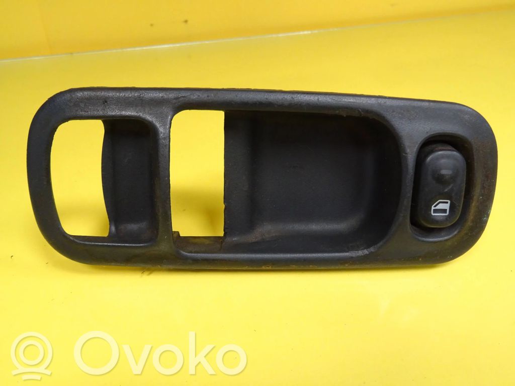 Nissan Primera Electric window control switch 
