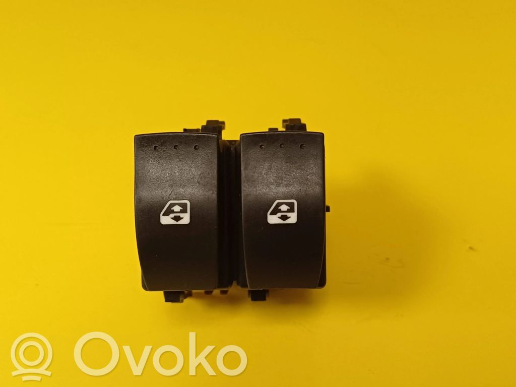 Renault Megane II Electric window control switch 