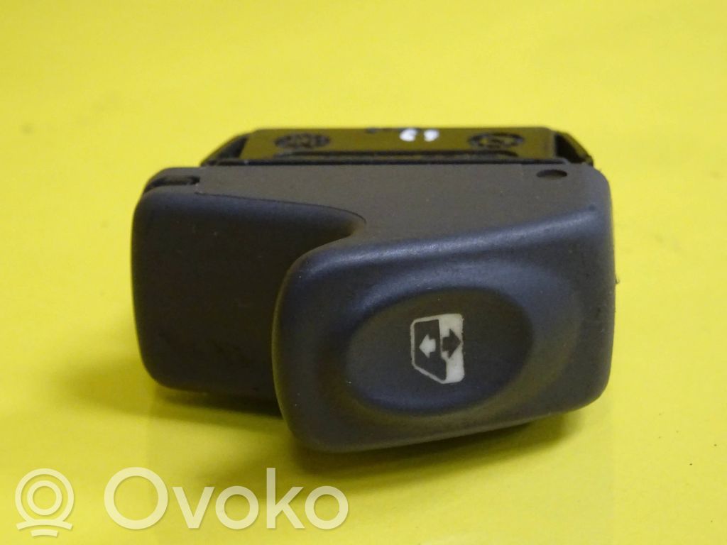 Renault Clio II Electric window control switch 