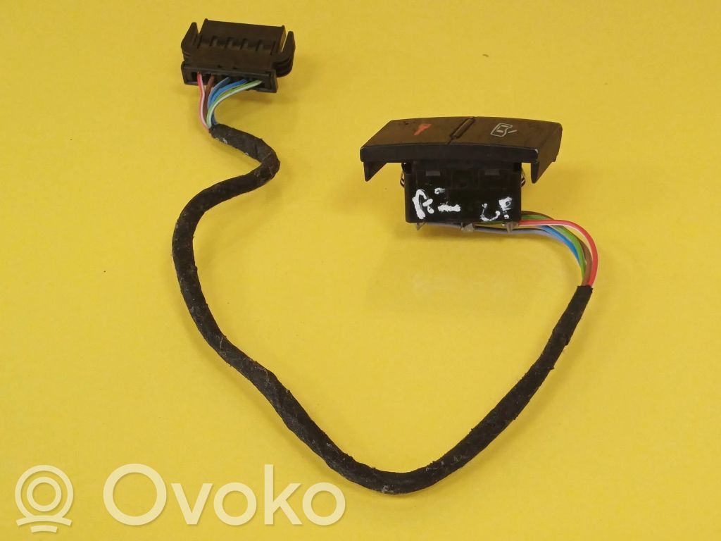 Central locking switch button   8Z19621075PR