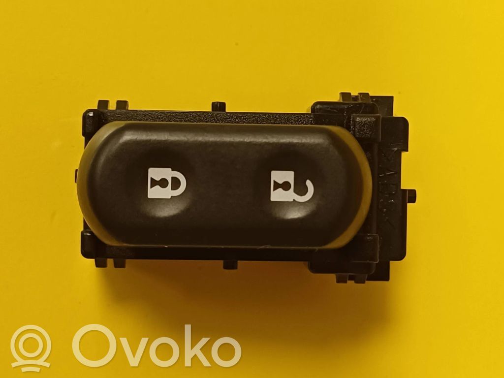 Cadillac CTS Central locking switch button 