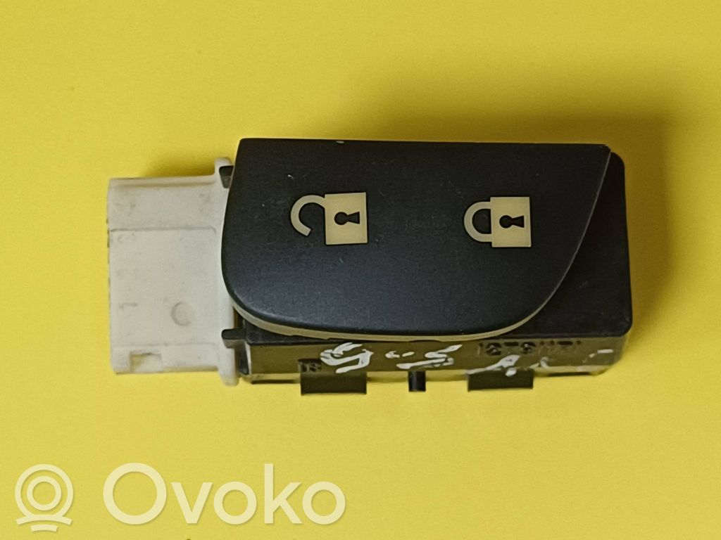 Saab 9-3 Ver1 Buton comutator închidere centralizată 