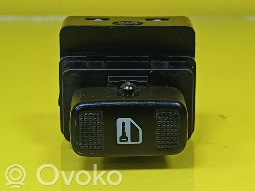 KIA Carnival Botón interruptor de bloqueo de puertas 