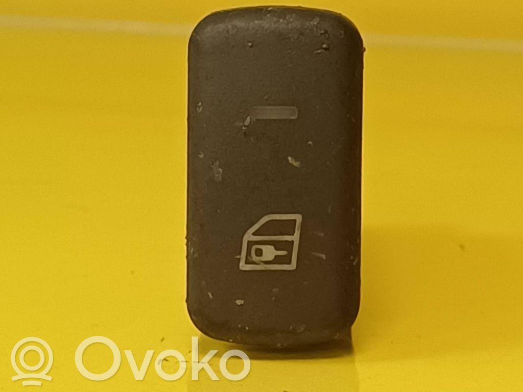 Volvo S40, V40 Central locking switch button 