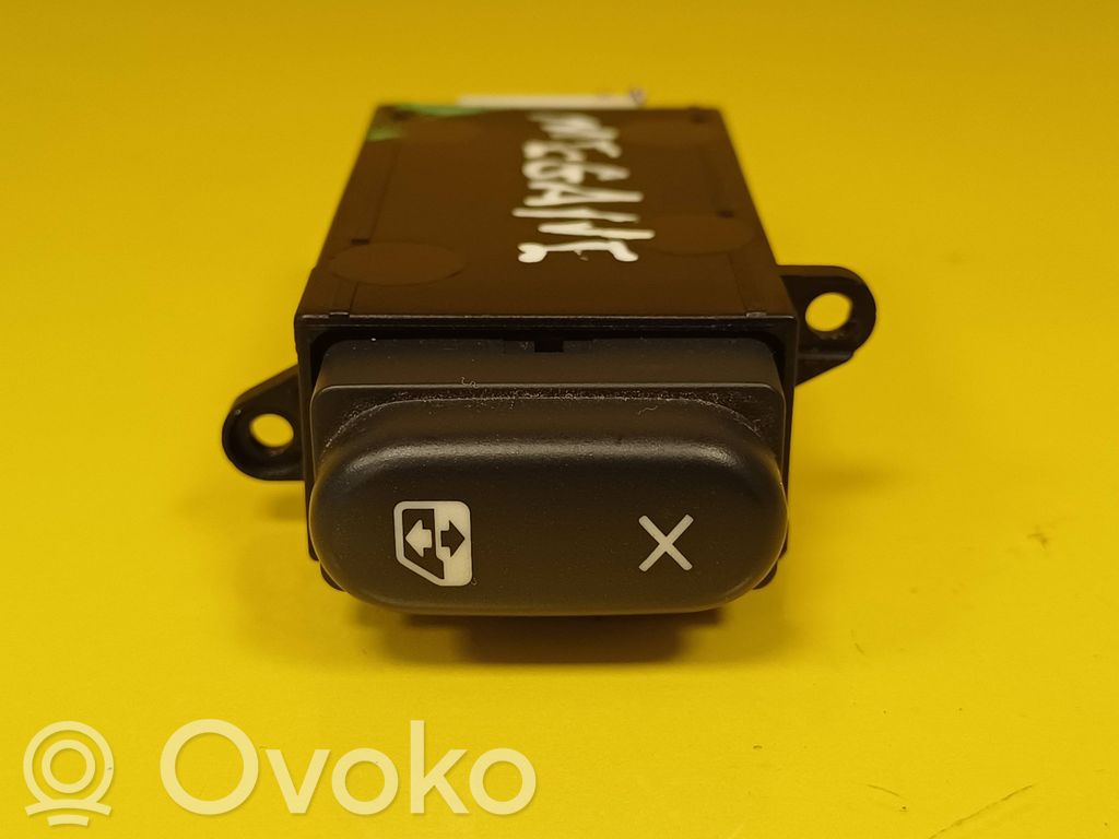 Renault Megane I Central locking switch button 