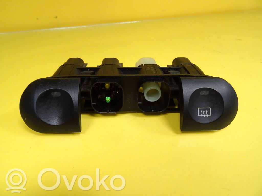 Renault Megane I Windscreen/window heater switch 