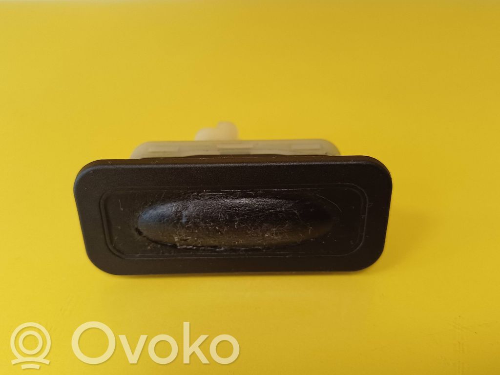 Renault Megane III Tailgate/trunk/boot exterior handle 