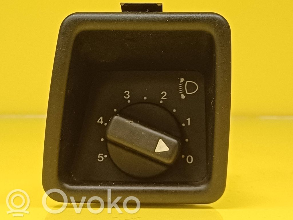 Headlight level height control switch   92FB13K031AB