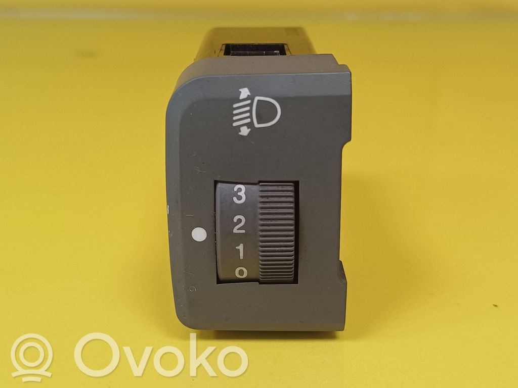 KIA Rio Headlight level height control switch 