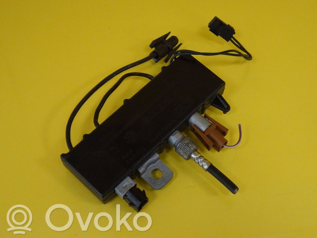 BMW 5 E39 Antenos stiprintuvas 